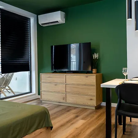Apartment Modern With Balcony Near Center By Flat Manаger Warna